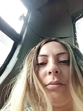 madelaine- online show from January 9, 7:15 pm