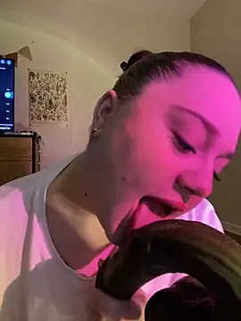 DaisyBooom online show from February 16, 7:16 pm