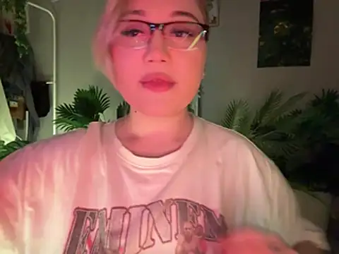 DaisyBooom online show from February 7, 7:39 pm