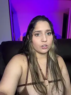 Snapshot of valentina_jonnes1 chatting on March 7, 4:35 am valentina jonnes1 online show from March 7, 4:35 am