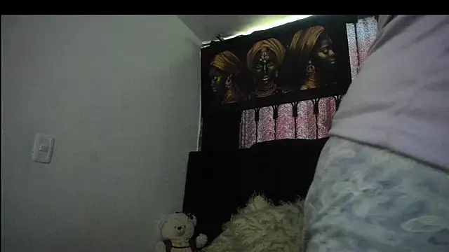 Evaaross 2345 online show from February 8, 1:25 pm