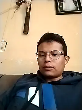 BoyHot11 online show from January 15, 6:33 pm