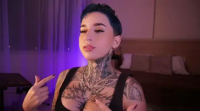 AliceShazaham  online show from December 8, 7:47 am