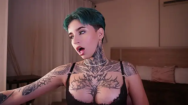 AliceShazaham  online show from February 9, 5:40 am