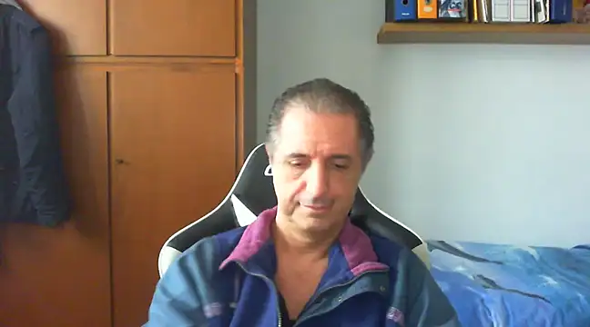 Snapshot of lliuk70mi chatting on February 1, 12:26 pm lliuk70mi online show from February 1, 12:26 pm