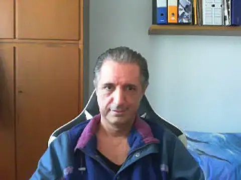 Snapshot of lliuk70mi chatting on February 4, 1:27 pm lliuk70mi online show from February 4, 1:27 pm