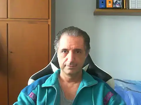 Snapshot of lliuk70mi chatting on March 10, 12:59 pm lliuk70mi online show from March 10, 12:59 pm