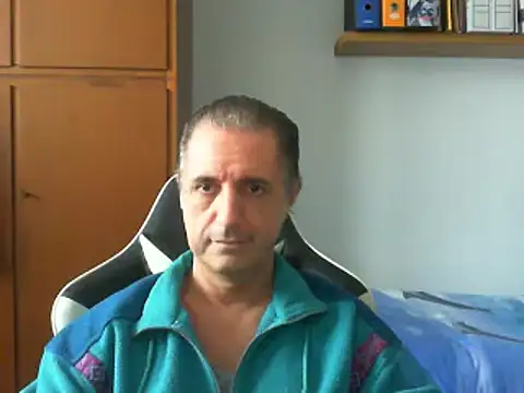 Snapshot of lliuk70mi chatting on March 15, 12:13 pm lliuk70mi online show from March 15, 12:13 pm