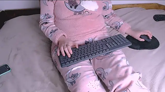 ChubbyMaia online show from November 23, 6:24 am