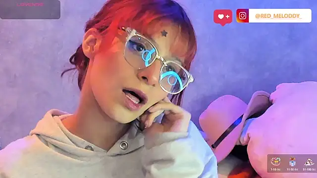 Snapshot of RedMeloddy chatting on February 19, 11:34 pm RedMeloddy online show from February 19, 11:34 pm