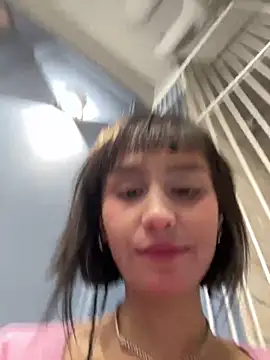 Snapshot of bigbabykiki chatting on December 16, 6:10 am bigbabykiki online show from December 16, 6:10 am