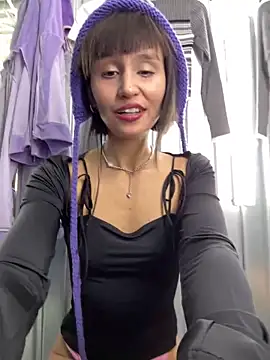 Snapshot of bigbabykiki chatting on December 17, 9:17 am bigbabykiki online show from December 17, 9:17 am
