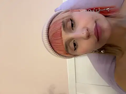 Snapshot of bigbabykiki chatting on March 15, 1:07 pm bigbabykiki online show from March 15, 1:07 pm