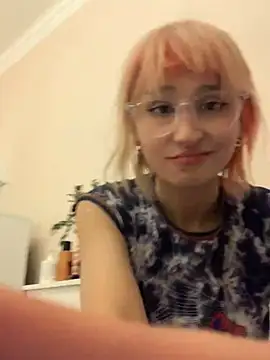 Snapshot of bigbabykiki chatting on March 15, 7:16 pm bigbabykiki online show from March 15, 7:16 pm