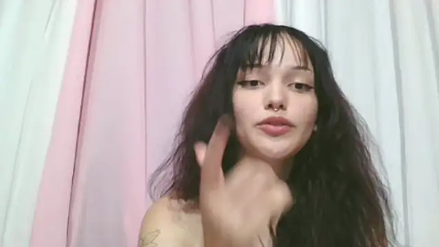 Snapshot of faelitababy chatting on January 5, 11:30 pm faelitababy online show from January 5, 11:30 pm