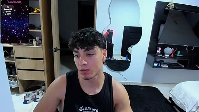 Cristhian Evans online show from October 15, 2:33 am