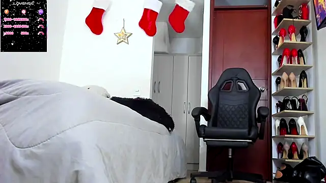 SophieBaker   online show from December 21, 1:35 am