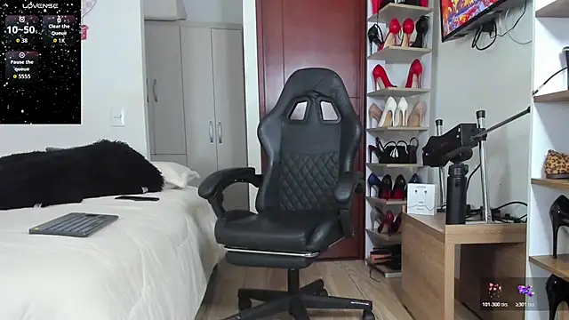 SophieBaker   online show from February 22, 1:18 am