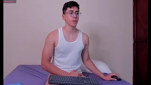 Snapshot of Alexx_oconnor chatting on December 29, 5:54 pm Alexx oconnor online show from December 29, 5:54 pm