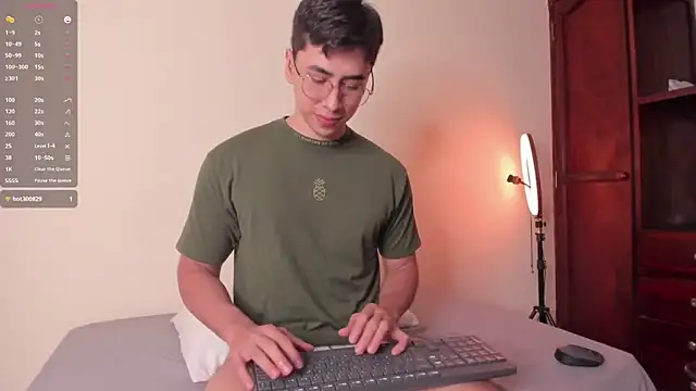 Snapshot of Alexx_oconnor chatting on January 8, 5:48 am Alexx oconnor online show from January 8, 5:48 am