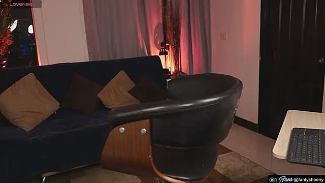 Snapshot of theaome chatting on February 8, 2:58 am theaome online show from February 8, 2:58 am