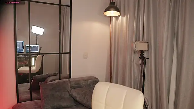 Snapshot of theaome chatting on February 23, 10:40 pm theaome online show from February 23, 10:40 pm