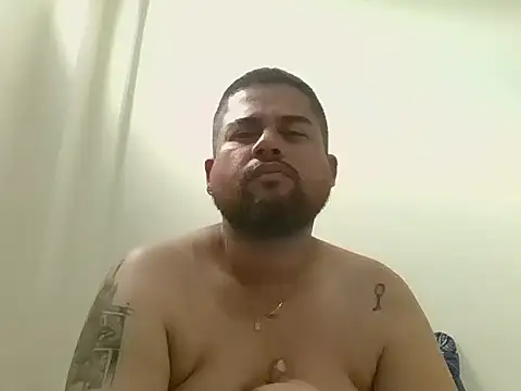 GABRIELGARCIA1313 online show from April 29, 8:59 pm