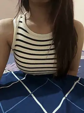 Snapshot of _riyaahahaha_ chatting on January 5, 8:21 pm  riyaahahaha  online show from January 5, 8:21 pm