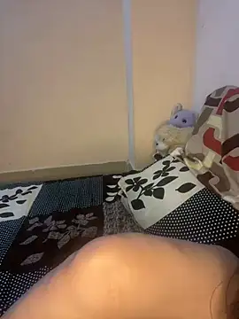 Snapshot of _riyaahahaha_ chatting on February 22, 9:34 am  riyaahahaha  online show from February 22, 9:34 am