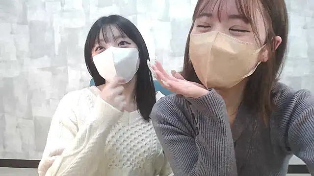 Snapshot of LOVE_MOMO_LOVE chatting on January 6, 12:02 pm LOVE MOMO LOVE online show from January 6, 12:02 pm