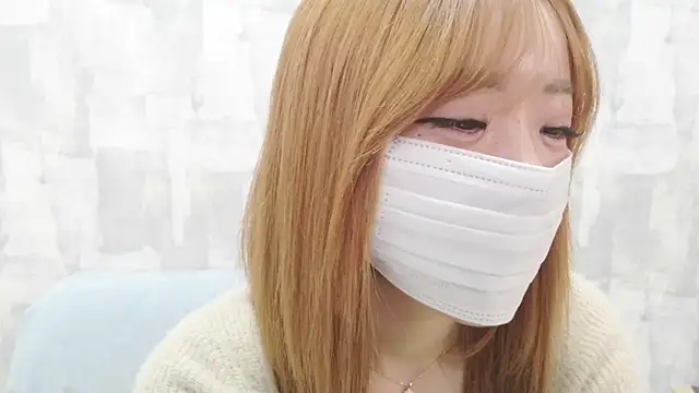 LOVE MOMO LOVE online show from March 8, 11:58 am