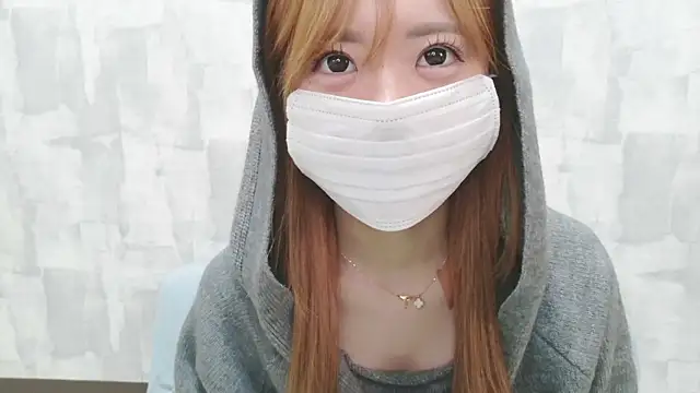 LOVE MOMO LOVE online show from March 12, 11:27 am