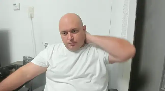 Snapshot of BigromeoXX chatting on December 31, 3:09 pm BigromeoXX online show from December 31, 3:09 pm