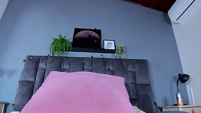 DulceAurora   online show from March 6, 3:03 am