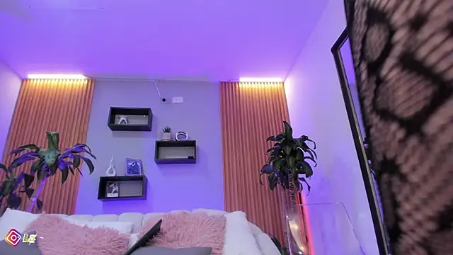 Aixaa charles online show from April 15, 12:45 pm