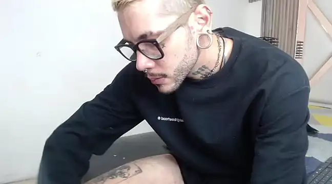 MurdockH online show from March 18, 4:37 am