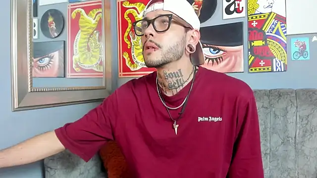 MurdockH online show from October 15, 12:44 am