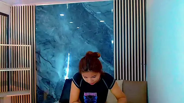 Isalombardi online show from October 4, 3:26 am