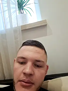 Yourbadboy69rrr online show from December 1, 6:18 am