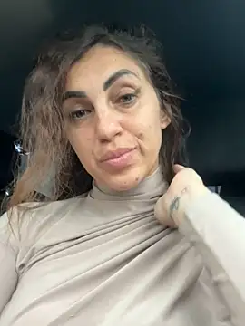 EmaSkyes online show from November 5, 7:30 am