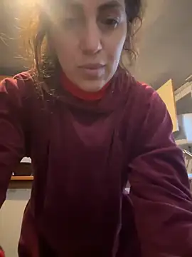 EmaSkyes online show from December 1, 2:11 pm