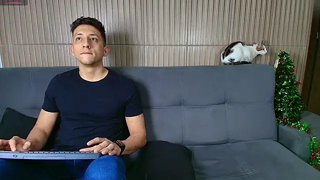 Snapshot of Maykol_Victoriasr chatting on January 2, 6:07 am Maykol Victoriasr online show from January 2, 6:07 am