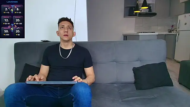 Snapshot of Maykol_Victoriasr chatting on February 7, 3:34 am Maykol Victoriasr online show from February 7, 3:34 am