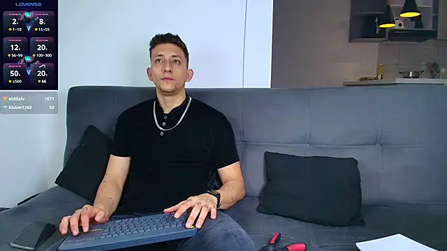 Snapshot of Maykol_Victoriasr chatting on February 12, 7:44 am Maykol Victoriasr online show from February 12, 7:44 am