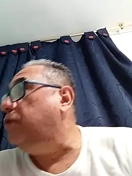 Snapshot of MATTHEW_MRANDA chatting on October 8, 3:26 am MATTHEW MRANDA online show from October 8, 3:26 am