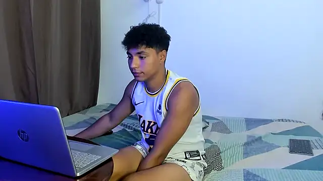 Snapshot of jonmaykolrose chatting on January 14, 2:40 am jonmaykolrose online show from January 14, 2:40 am