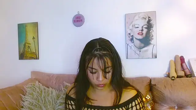 hinataleecs online show from January 21, 12:18 pm