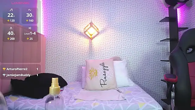 cassiehoward14 online show from February 11, 6:08 am