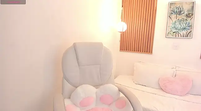 smallgiant27 online show from March 16, 7:59 am