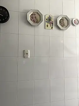 Snapshot of Andydorio chatting on December 6, 11:54 am Andydorio online show from December 6, 11:54 am